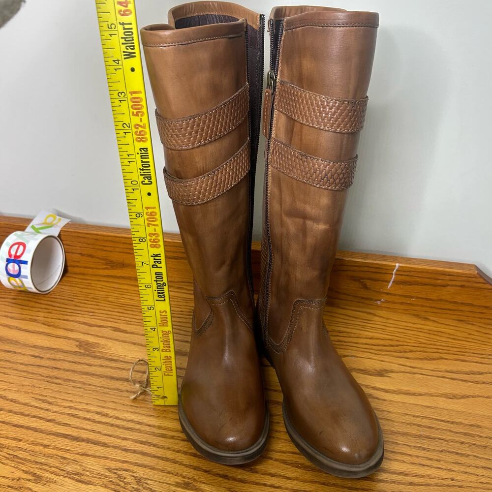 Roan Women's Leather boots Size 7 rubber sole Western Casual